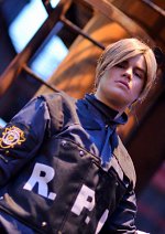 Cosplay-Cover: Leon S. Kennedy (R.P.D Police Officer)