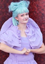 Cosplay-Cover: Effie Trinket [Capitol Party]]