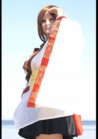 Cosplay-Cover: Kimono (weiß-schwarz-rot)