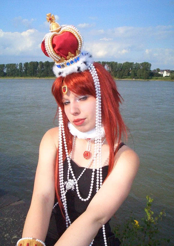 Cosplay-Cover: Pseudo Queen Esther
