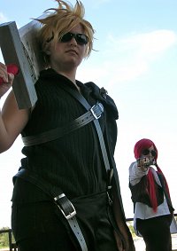 Cosplay-Cover: Cloud Strife (Advent Children)