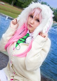 Cosplay-Cover: Super Sonico [[Bunny Sweater]]