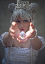 Cosplay-Cover: Neo Queen Serenity [Manga/Artbook]