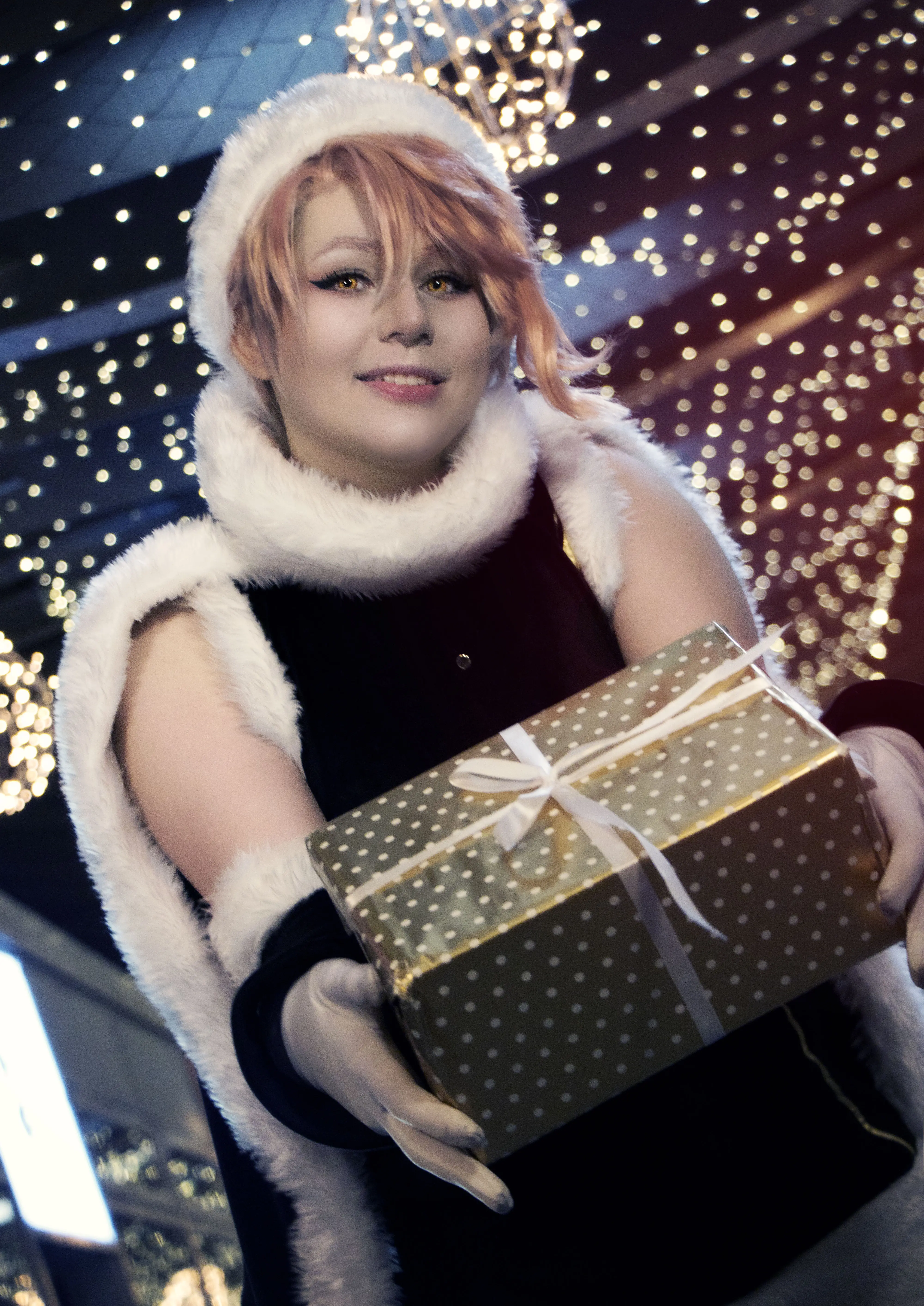 Cosplay-Cover: Asmodeus [All I Want for Christmas Is You]