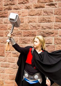 Cosplay-Cover: Thor Odinson - Mantel