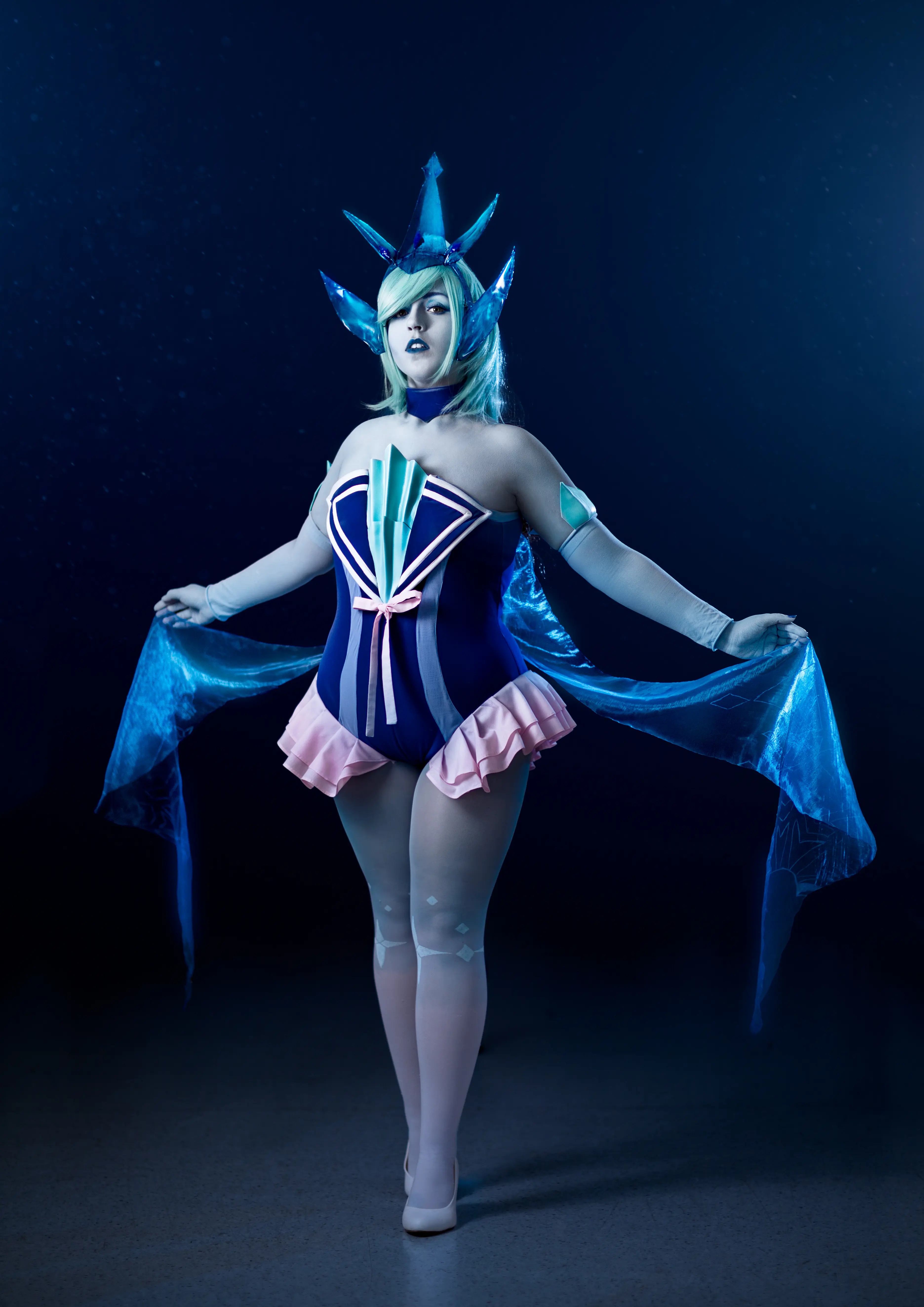 Cosplay-Cover: Shiva (World of Final Fantasy)
