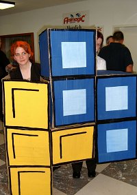 Cosplay-Cover: blauer Tetris-Stein