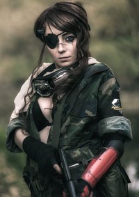 Cosplay-Cover: Punished/ Venom Snake - Female Version