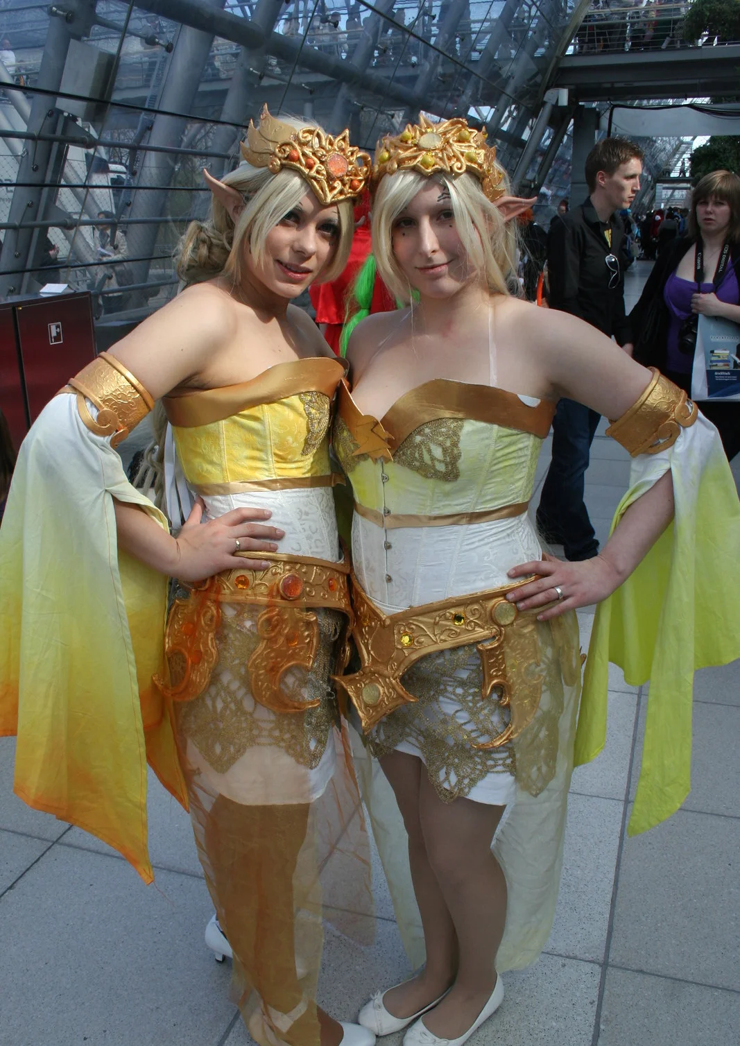 Cosplay-Cover: Lichtgöttin Jasmin (kampfkostüm)