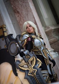 Cosplay-Cover: Uriel [Leader of the Hellguard]