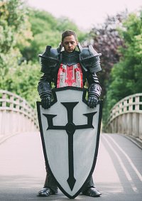 Cosplay-Cover: Crusader