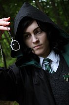 Cosplay-Cover: Regulus Arcturus Black (Slytherin-Schuluniform)