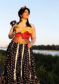 Cosplay-Cover: Wonder Woman (Ball Version)