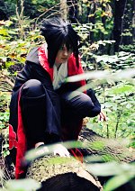 Cosplay-Cover: Sasuke Uchiha mit Aka Mantel (Team Taka)