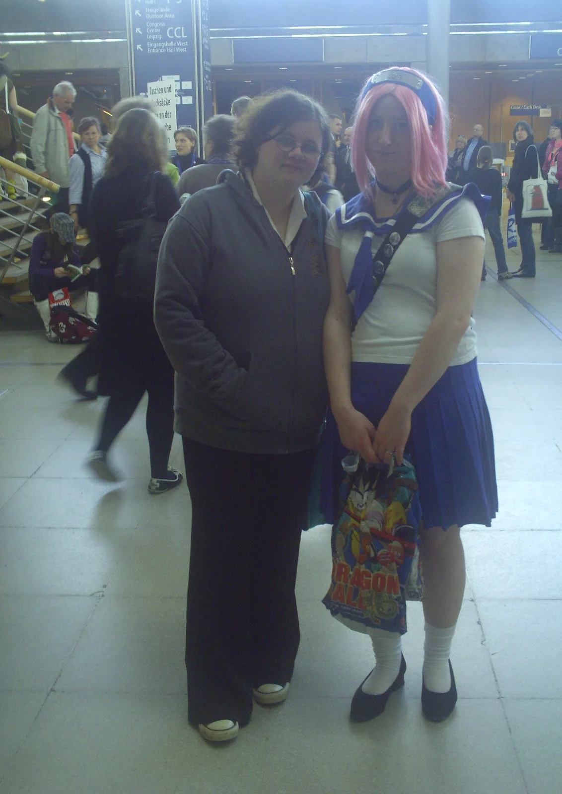Cosplay-Cover: Sakura Haruno Schuluniform