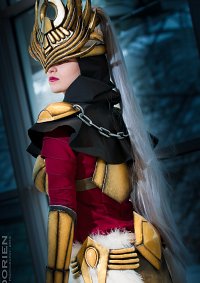 Cosplay-Cover: Syndra Justicar