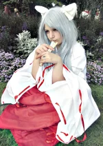 Cosplay-Cover: "Mayuu" Schreinwächterin
