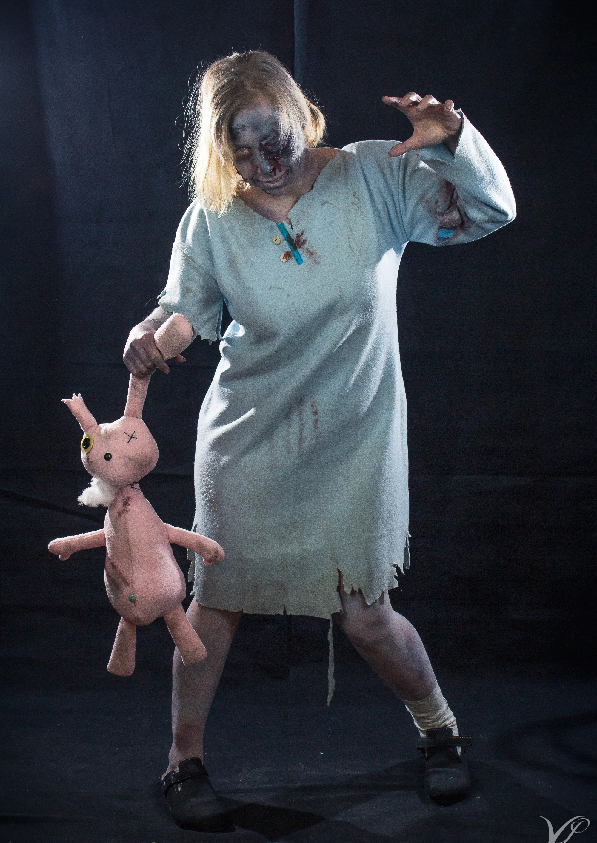 Cosplay-Cover: Zombie girl