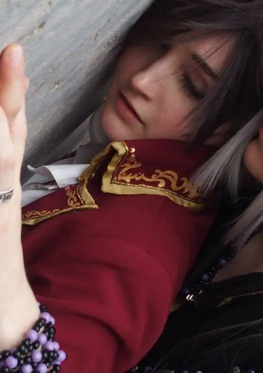 Cosplay-Cover: Prinz Valdrigue v. Alsviez