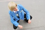 Cosplay-Cover: Gilbert Lawaree (Rosa Strumpfhosen und ein Tütü)