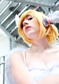 Cosplay-Cover: Rin Kagamine (white Magnet)