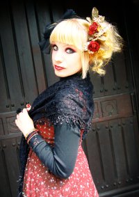 Cosplay-Cover: Black Red Antique Flower Dolly