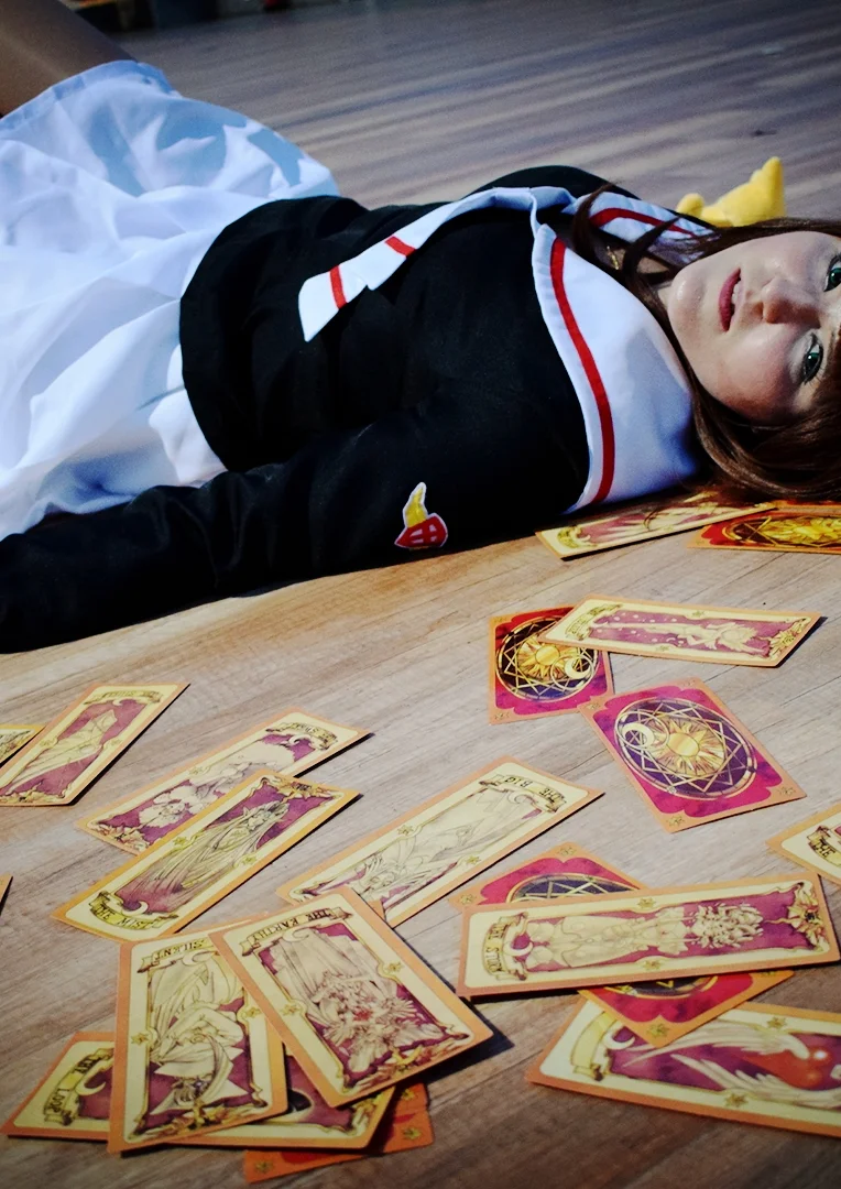 Cosplay-Cover: Sakura Kinomoto (Winterschuluniform)