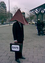 Cosplay-Cover: Pyramid Head   "RAPE - serious business"