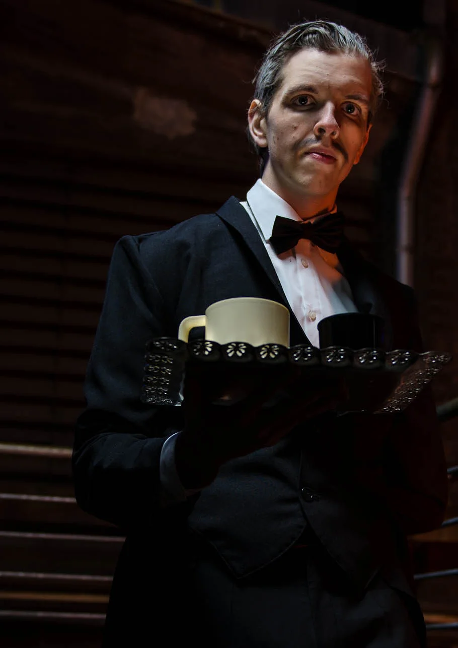 Cosplay-Cover: Alfred Pennyworth