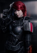 Cosplay-Cover: Female Shepard