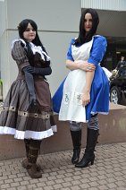 Cosplay-Cover: Alice - blaues Kleid