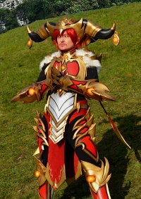 Cosplay-Cover: Alexstrasza ♂ (Dragonflight)