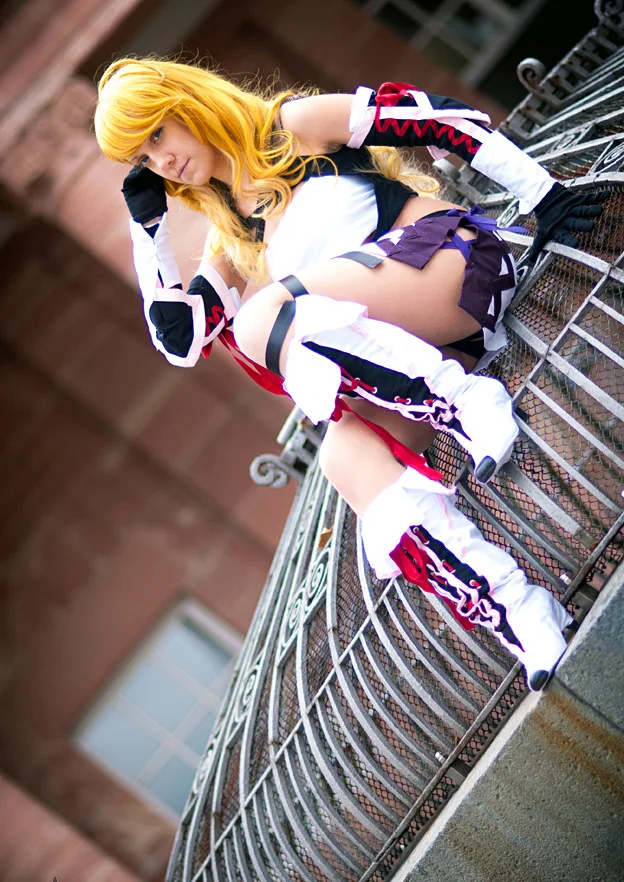 Cosplay-Cover: Milla Maxwell
