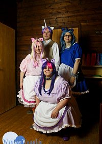 Cosplay-Cover: Princess Luna (Human/Maid)