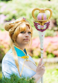 Cosplay-Cover: Queen Serenity - Kinmoku