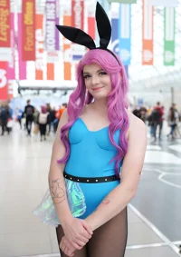 Cosplay-Cover: Seraphine [Bunnysuit]