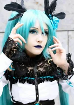Cosplay-Cover: Miku Hatsune [Rose Cage]