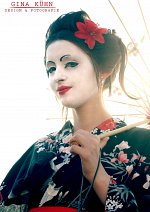 Cosplay-Cover: kleine Geisha