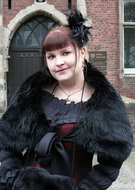 Cosplay-Cover: Grande Dame de Mille Noirs