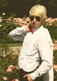 Cosplay-Cover: Dave Strider - white tux