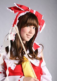 Cosplay-Cover: Reimu Hakurei