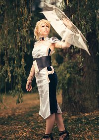 Cosplay-Cover: Lunafreya Nox Fleuret [FFXV Kingsglaive]