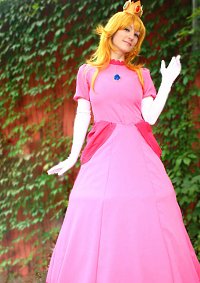 Cosplay-Cover: Peach
