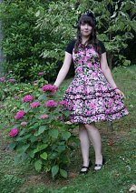 Cosplay-Cover: Pink-Black-Flower-Dress