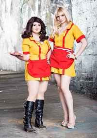 Cosplay-Cover: Caroline Channing [2 Broke Girls]