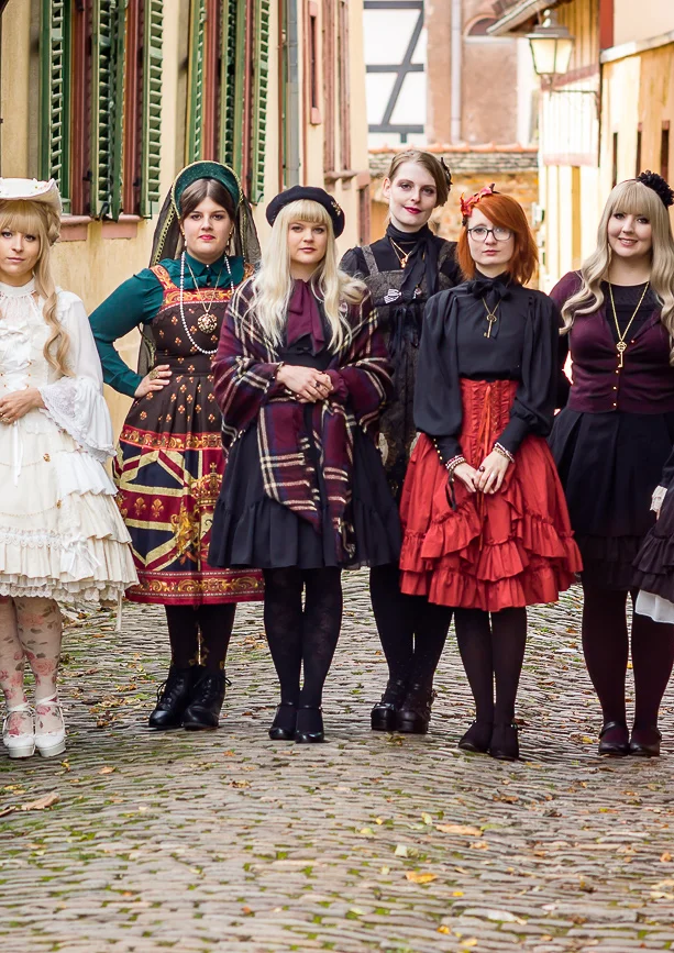 Cosplay-Cover: Monochrome Ruffles