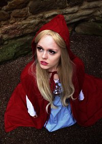 Cosplay-Cover: Valerie-Red Riding Hood