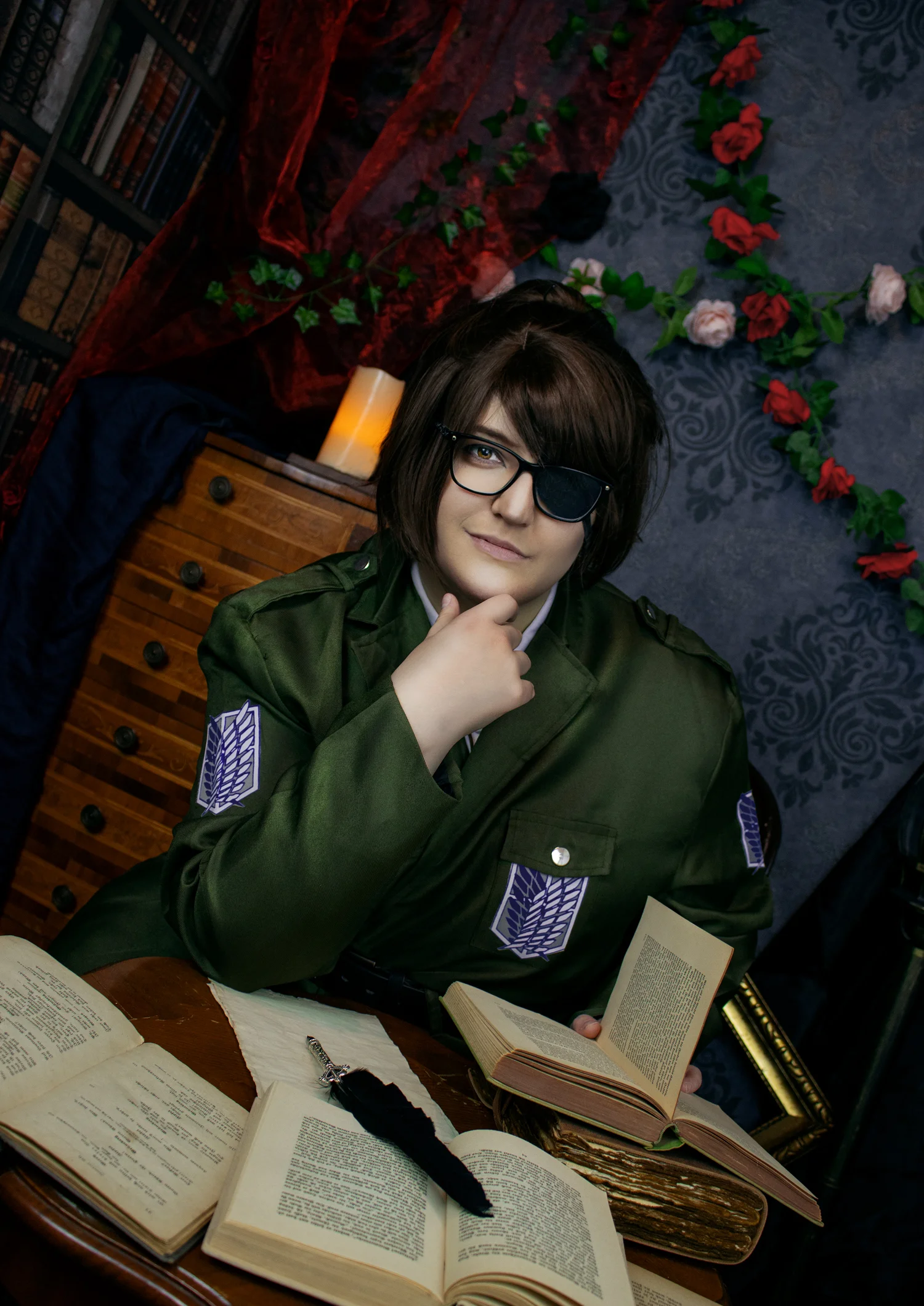 Cosplay-Cover: Hanji Zoe [ Attack on Titan - Survey Corps Coat ]