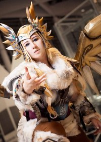 Cosplay-Cover: Mercy ᘟ Valkyrie