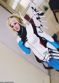 Cosplay-Cover: Mercy ᘟ Celestial